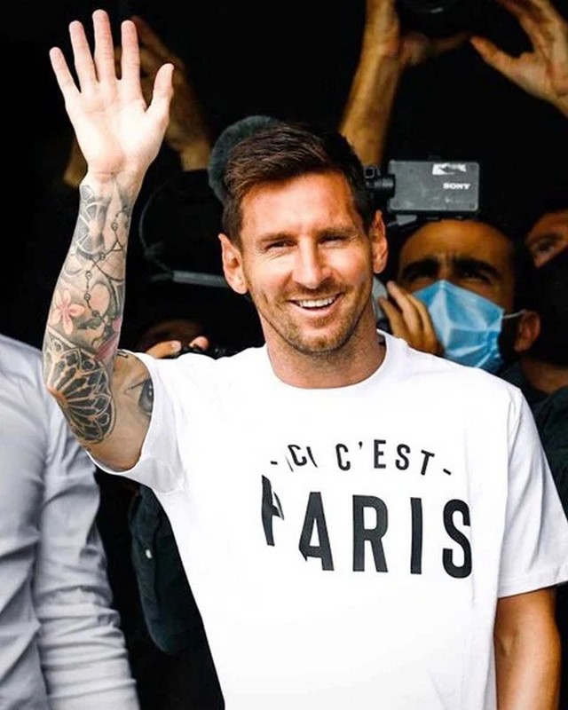 In Áo thun Messi PSG- ICI C’EST PARIS màu đen trắng